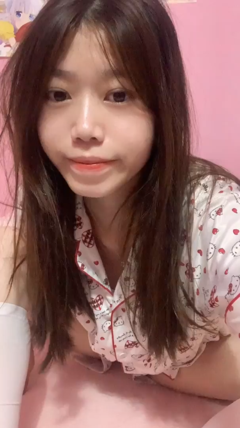 Poster of Múi mít non dễ thương show hàng trong phòng ngủ