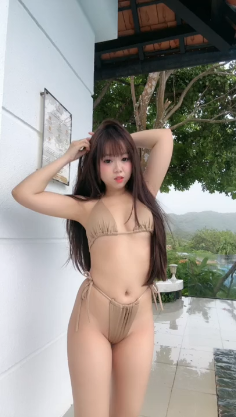 Poster of QQLive public ngoài trời